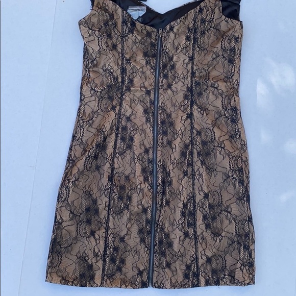 NEW Claudia Cap-Sleeve Lace Dress SZ 10 - Picture 4 of 5